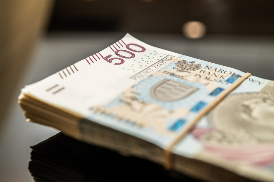 Nawet 100 tys. zł od ZUS. Polacy nie wiedzą, bez wniosku pieniądze przepadną
