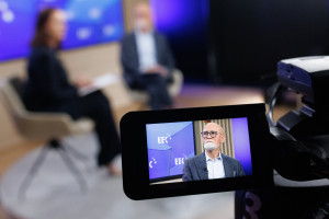 Zmiany na mapie porodówek? Ministerstwo zdrowia szykuje nowe zasady. Tomasz Maciejewski w "Miodowej 15"