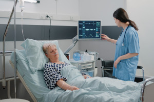 Pacjenci onkologiczni boją się działań niepożądanych. "Najgorszą sławę ma chemioterapia"