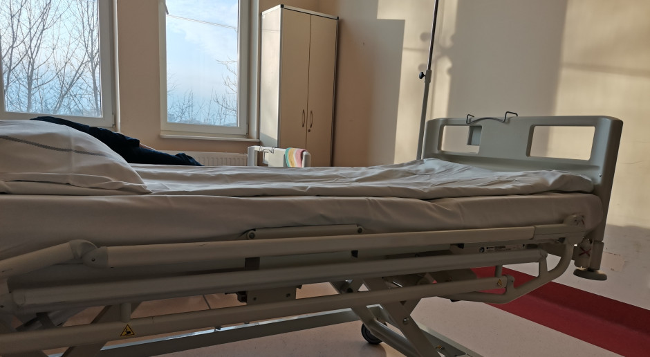 NFZ płaci szpitalom za zamykanie oddziałów. Znikają porodówki i chirurgia
