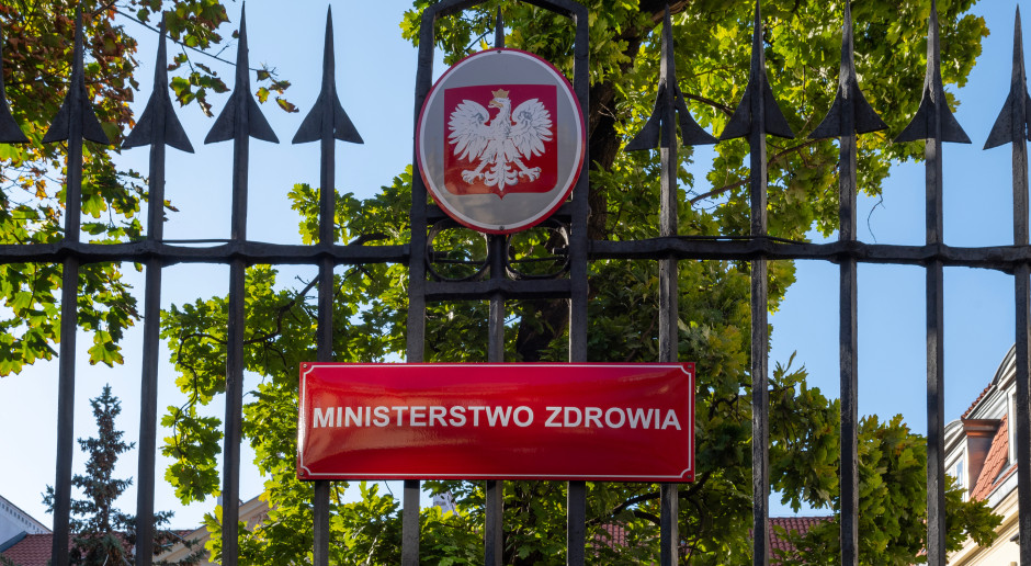 14 653 zł średnia pensja, 3,5 mln zł nagród. Tak się zarabia w Ministerstwie Zdrowia