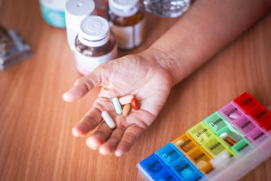Tych suplementów nie łącz na własną rękę. Ostrzeżenie przed groźnymi interakcjami