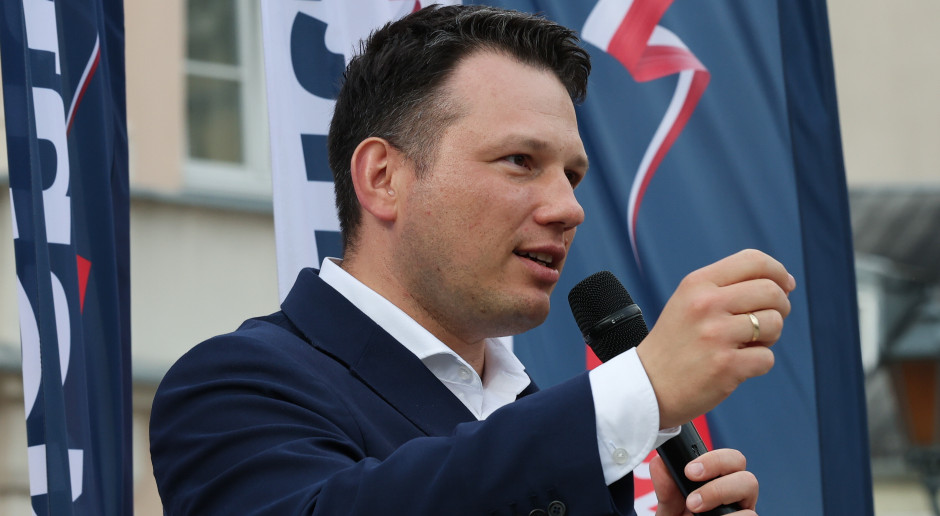 Mentzen radzi młodym, by pili alkohol i palili papierosy. "Nie piją (...), nie ma z tego dzieci"