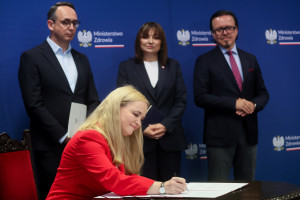 Orlen, LOT, PKP i PZU wchodzą do gry o zdrowie Polaków. Rząd rusza z wielką akcją
