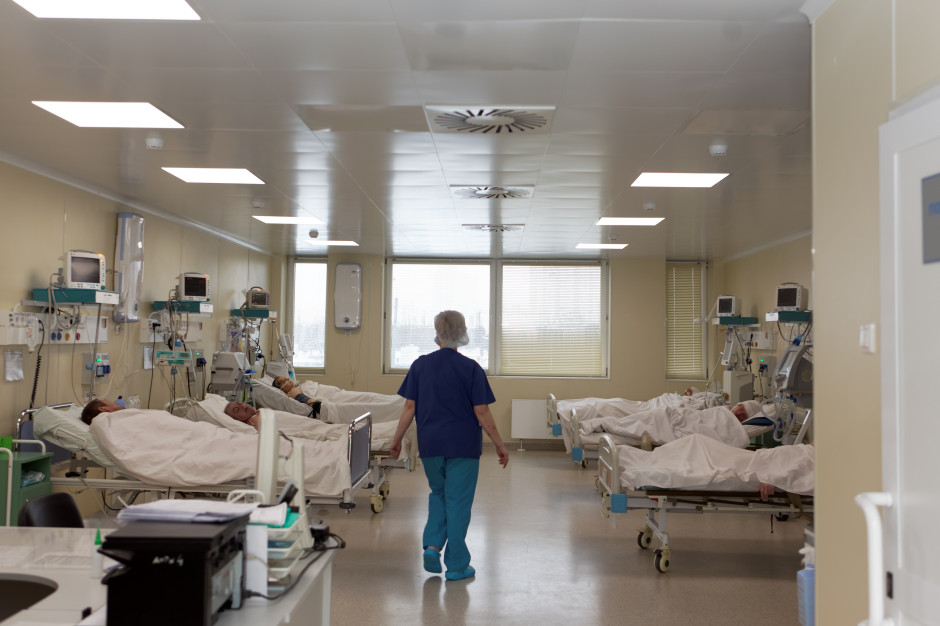 Powiaty wydają miliony na wsparcie szpitali. Raport ZPP pokazuje skalę tych wydatków
