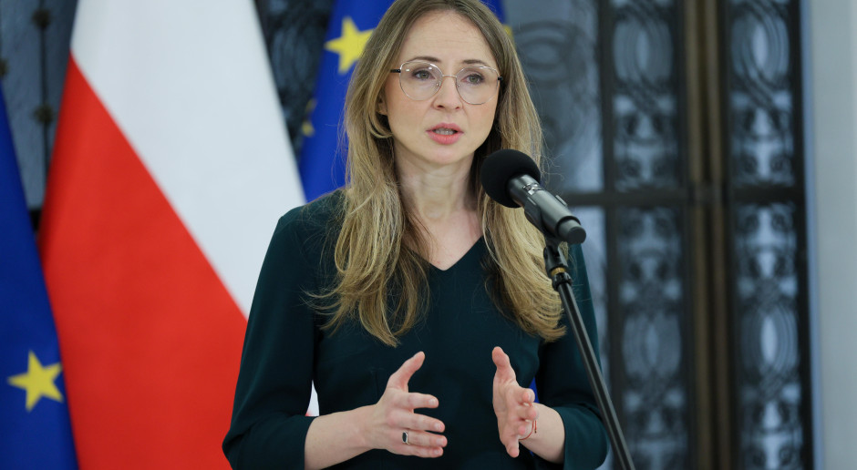 Ministra ogłosiła przełomowe zmiany dla polskich rodzin. Nie 60 a 120 godzin