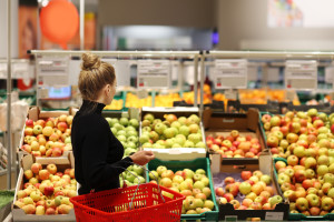 Koniec z truciem Polaków? Nowe przepisy dotyczące owoców od 7 czerwca