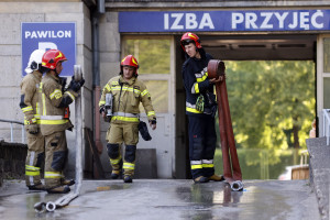 W izbie przyjęć pacjent rozpalił ognisko. Wstrzymano przyjęcia