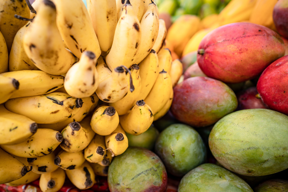 Banan, winogrona i mango. Nie każdy może zajadać bez ograniczeń