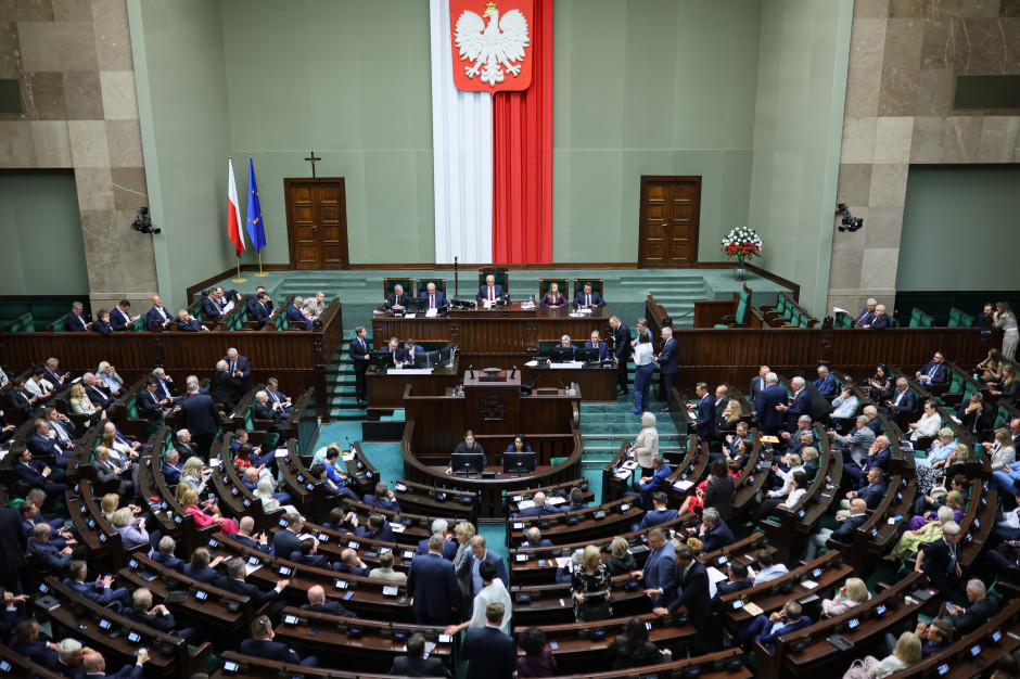Spór o leczenie substytucyjne i rynek konopi. Projekt wraca do Komisji Zdrowia