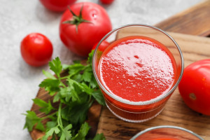 Pomidory i tylko 1 nieoczywisty dodatek. Naturalne uderzenie w stan zapalny