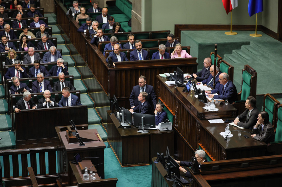 Miliard złotych na wsparcie dla osób 65+. Wiemy, kto otrzyma bon senioralny