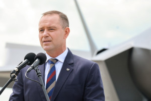 Ministerstwo alarmuje: weto Nawrockiego uderza w pacjentów z HIV i zapaleniem wątroby typu C