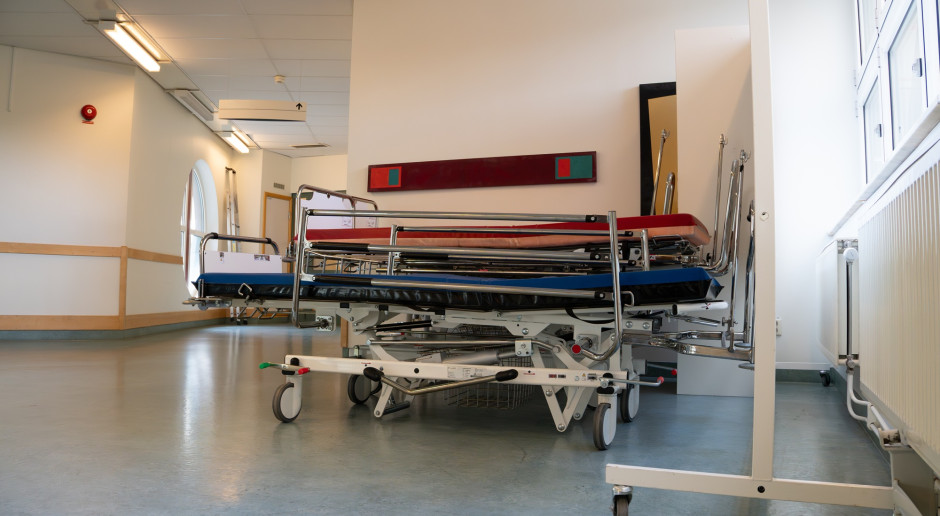 Agresywny pacjent na SOR-ze. Szpital emocjonalnie odpowiedział na komentarze