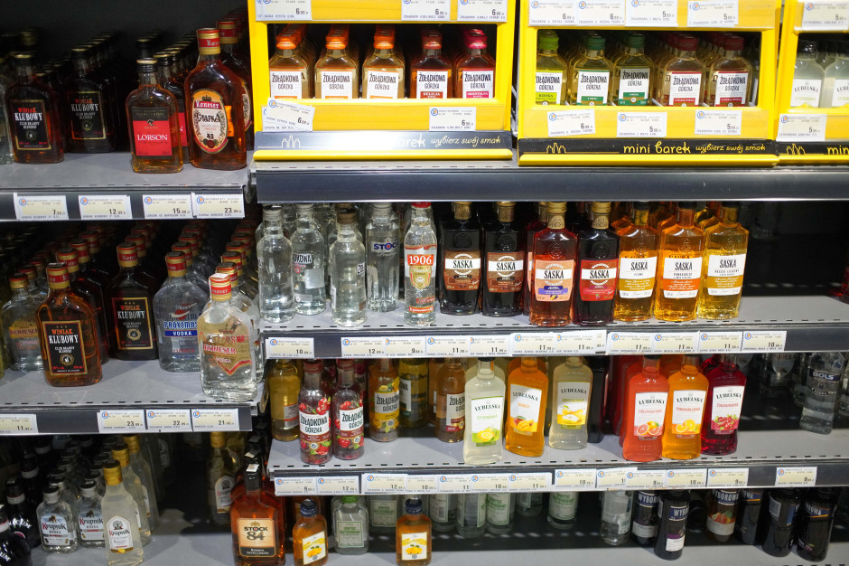 Prawie 1,8 mld zł dla NFZ z cukru i alkoholu. Wiadomo, na co zostaną wydane te pieniądze