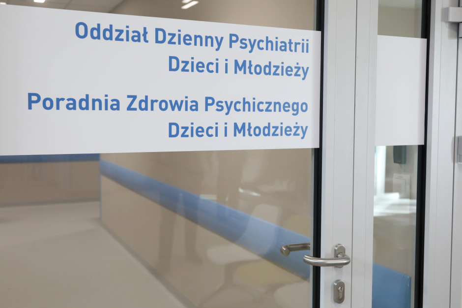 2 tysiące dzieci w kolejce. 23 mln zł więcej na psychiatryczne oddziały dzienne i hostele