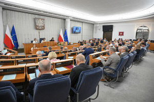 Zarobki medyków już po dyskusji w Senacie. Kęcka: sprawdzimy, jak duże jest zjawisko kominów płacowych