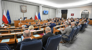 Zarobki medyków już po dyskusji w Senacie. Kęcka: sprawdzimy, jak duże jest zjawisko kominów płacowych