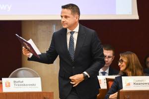 Trzaskowski na sesji rady miasta: dlaczego dr Jędrzejewski czekał tak długo?
