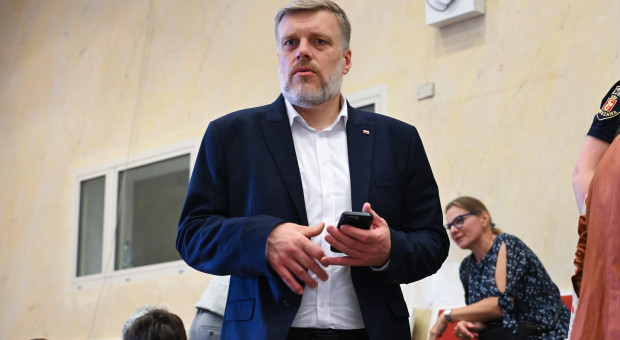 Zandberg: to jest forma korupcji. Chce zakazu pracy lekarzy w dwóch systemach