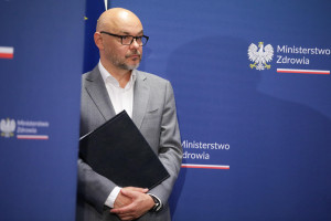 Minister cyfryzacji chce dymisji szefa NFZ. "Głową powinien zapłacić"