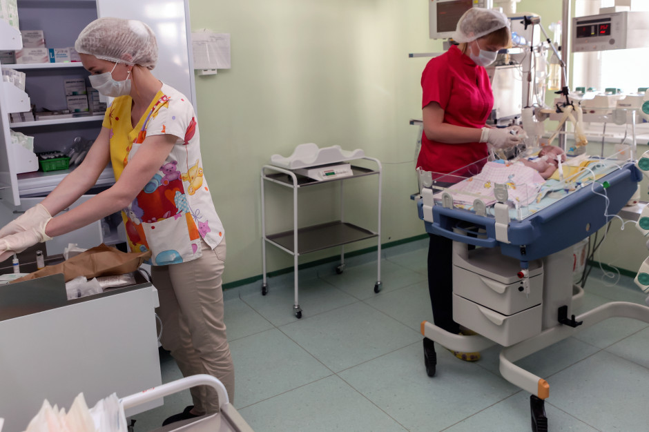 Pielęgniarki i położne z podwyżkami od 1 lipca. Tyle wynoszą nowe pensje