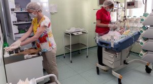 Nowe stawki dla pielęgniarek i położnych już obowiązują. Przypominamy wyliczenia