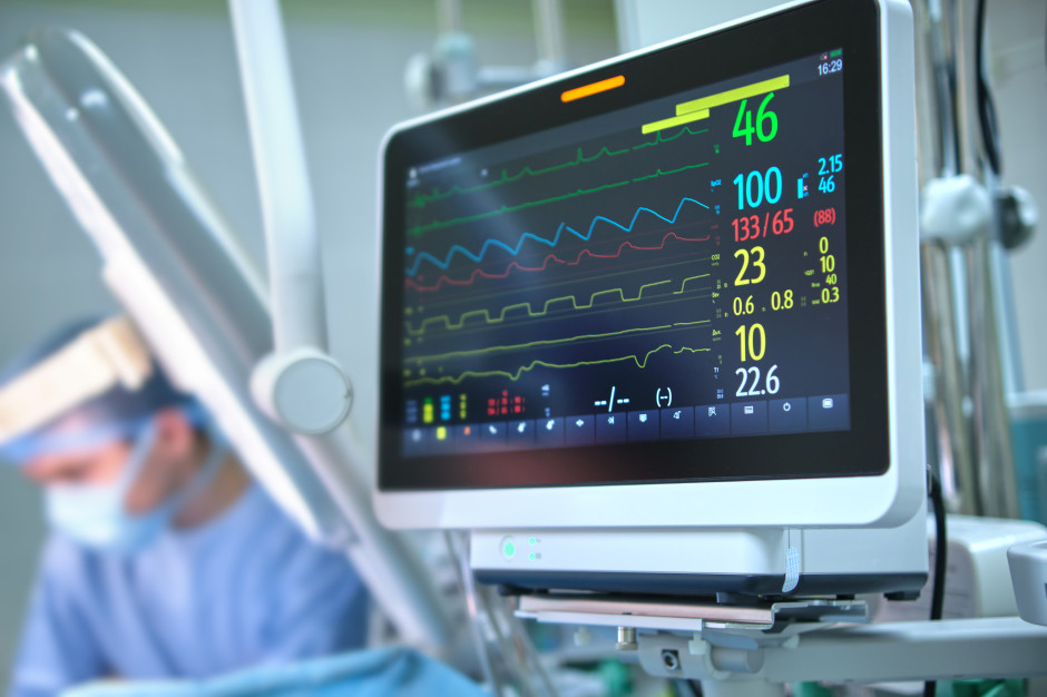 Szpital leczy pacjentów bez kontraktu z NFZ. "Zadłużamy się, bo chcemy ratować życie"