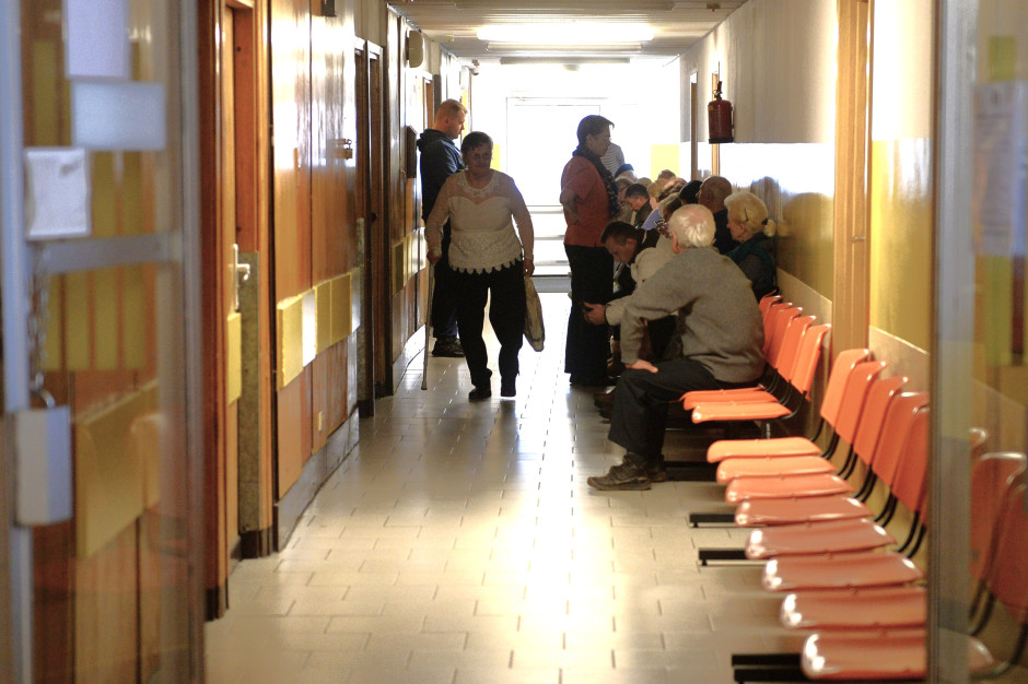 NFZ próbuje się ratować. Ekspert: takie będą skutki dla pacjentów i szpitali