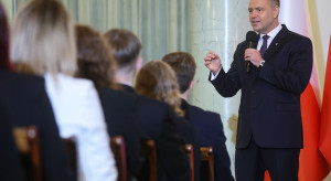 Koniec telefonów w szkołach. Senat podjął decyzję, teraz ruch prezydenta