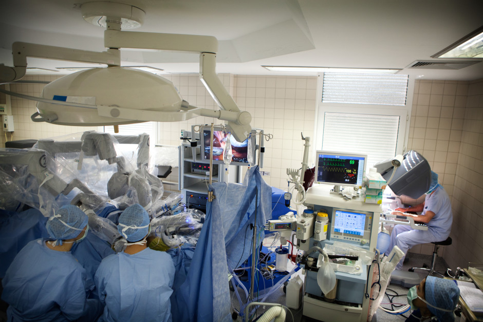 Ponad 300 operacji z robotem da Vinci. Słupski szpital stawia na nowoczesną urologię
