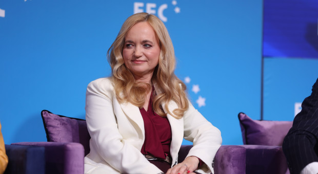 Ministra zdrowia o 240 zł za godzinę pracy i 14 mld zł dziury w budżecie NFZ. "Mam kontrakt z premierem"