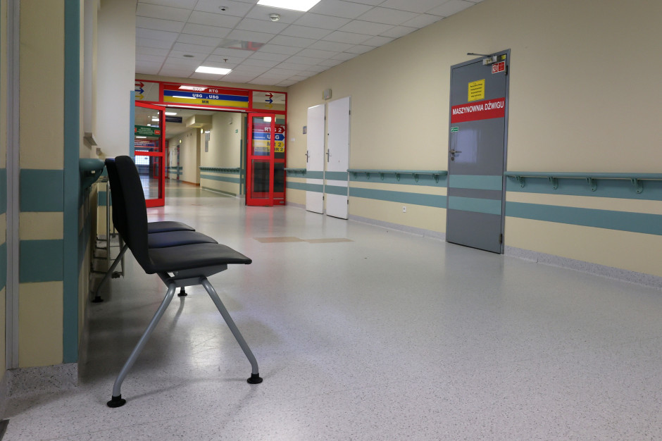 Ekspert: nowa rejestracja to kamień milowy, ale na "saloniki VIP-ów" może nie wystarczyć