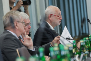 "Okrągły stół" o reformie ochrony zdrowia bez KO, Lewicy i PSL. W Sejmie padły propozycje zmian
