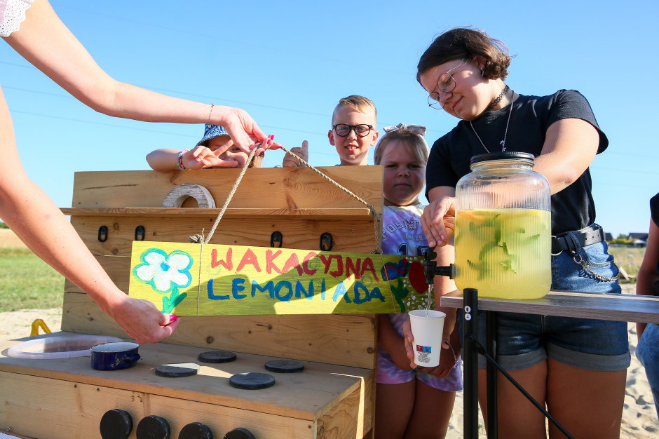 Sanepid o dzieciach sprzedających lemoniadę. To oficjalne stanowisko GIS