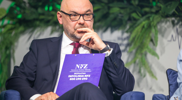 NFZ ciągnie budżet państwa w dół. Polska jest coraz bliżej przekroczenia progu długu publicznego