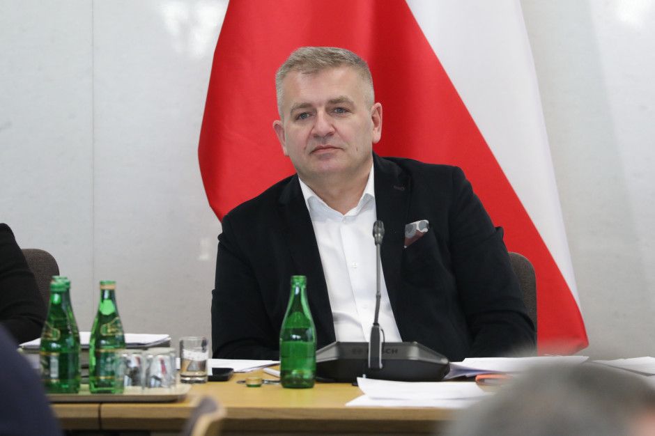 Arłukowicz o patologiach w ochronie zdrowia: Widziałem saloniki, w których wisi zdjęcie papieża, piłkarzy...