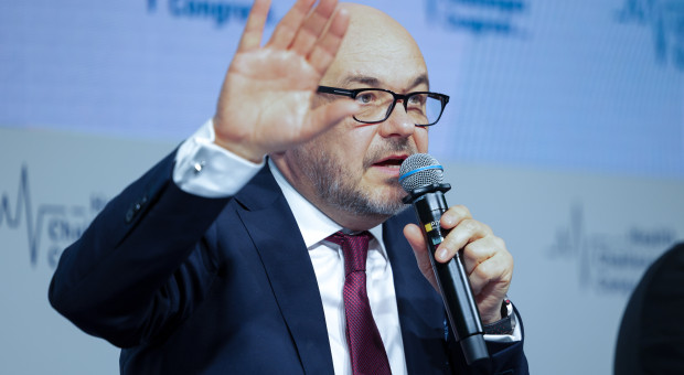 NFZ uderza w "lekarzy walizkowych". Część operacji tylko w szpitalach specjalistycznych