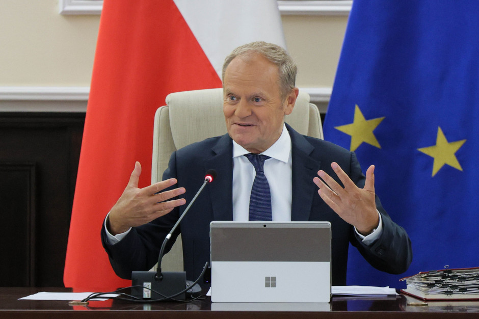 Maksymalnie 76 800 zł dla lekarzy. Donald Tusk: to 16-krotność minimalnej, biedy nie ma
