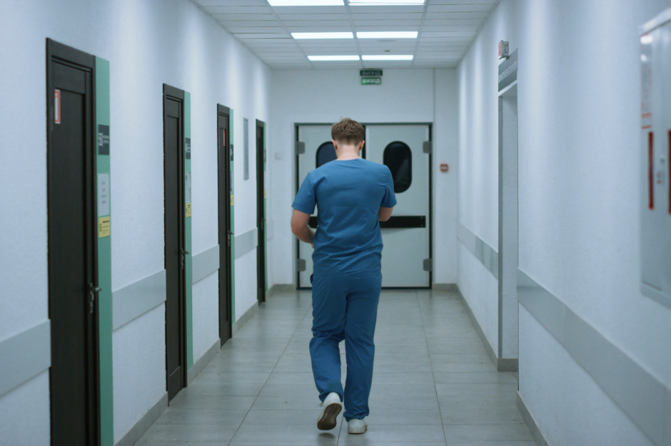 Polacy chcą rozdzielenia pracy lekarzy w systemie publicznym i prywatnym