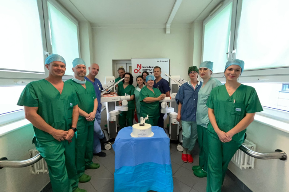 Od wdrożenia do setnej operacji. NIO-PIB w Krakowie rozwija chirurgię robotyczną