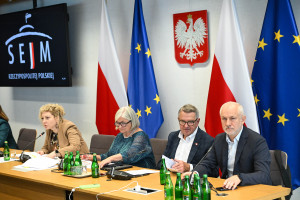 Uwagi od producentów rolnych, konieczność notyfikacji. Wyboista droga do ograniczenia dostępności alkoholu