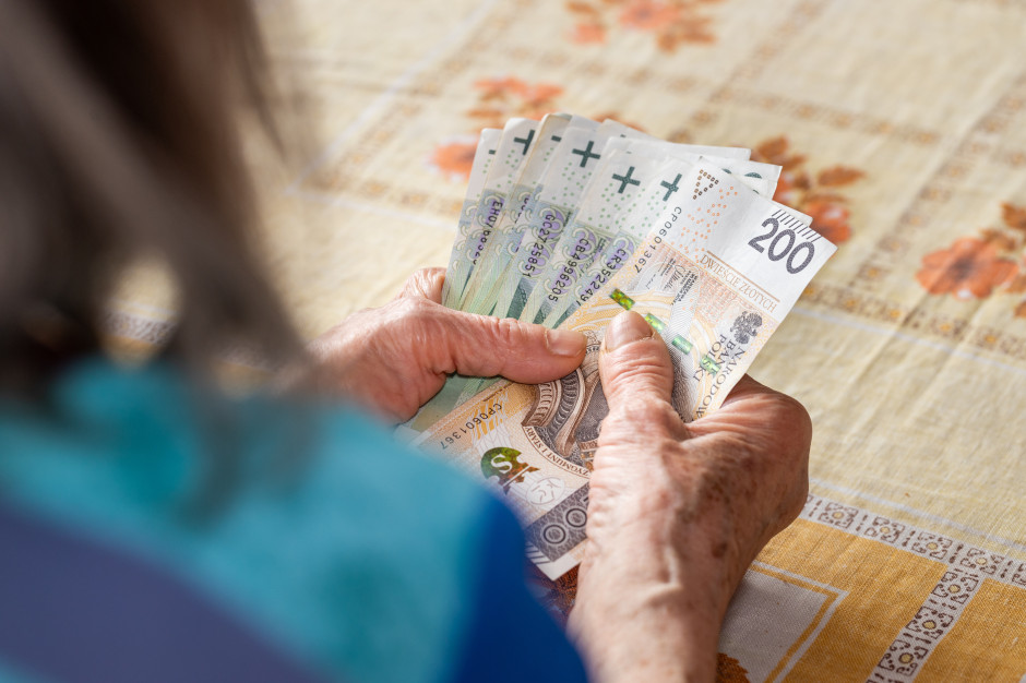 Prawie 7 tys. zł dodatku do emerytury. Kolejne roczniki pobierają, nie trzeba choćby wniosku