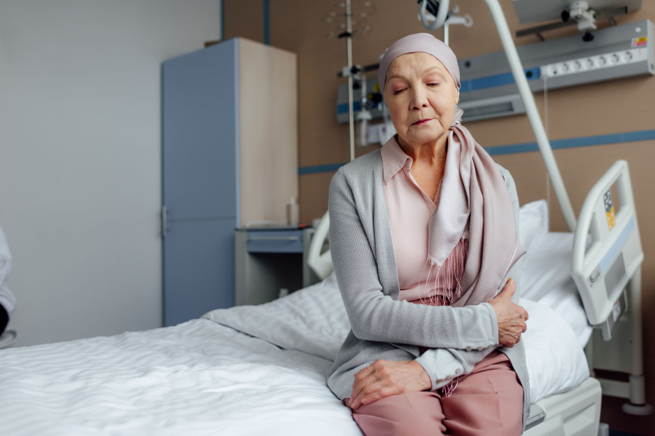 Pacjenci zakwalifikowani, ale szpital nie ma pieniędzy na leczenie. Spór o finansowanie programów lekowych
