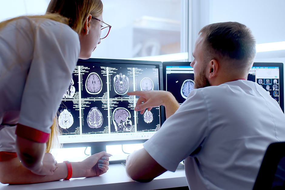 Rezonans magnetyczny z AI: krótsze badanie i więcej szczegółów w obrazie