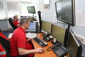 Nie ma komu odbierać telefonów alarmowych. Resort zna problem i odsyła do wojewodów