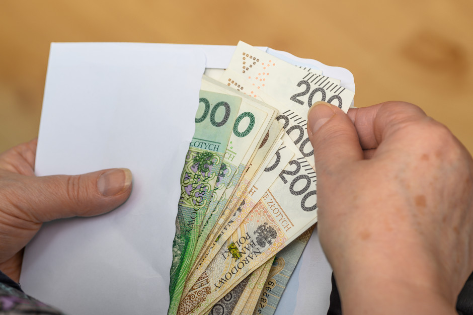 Problemy z rentą wdowią. Wypłata za 13 miesięcy