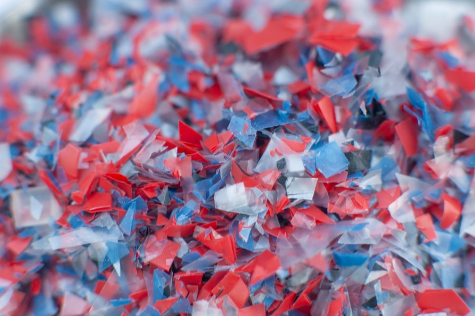 To najgorszy rodzaj owoców. Mikroplastik zajadasz łyżeczkami