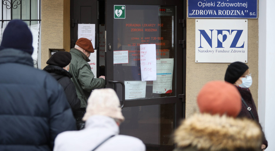 333 mln zł więcej na świadczenia. NFZ zakończy rok na minusie