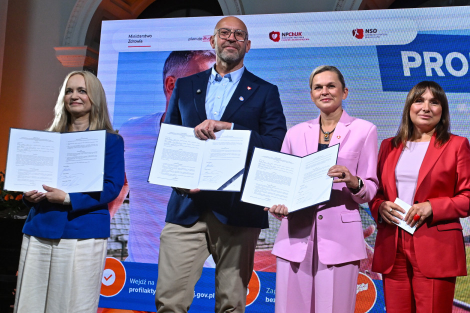 Ponad 400 tys. terminów na mammografię i 300 tys. na test HPV. Rząd rusza z kampanią
